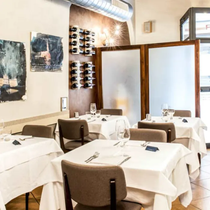 La sala interna di Antica Trattoria Cervetta